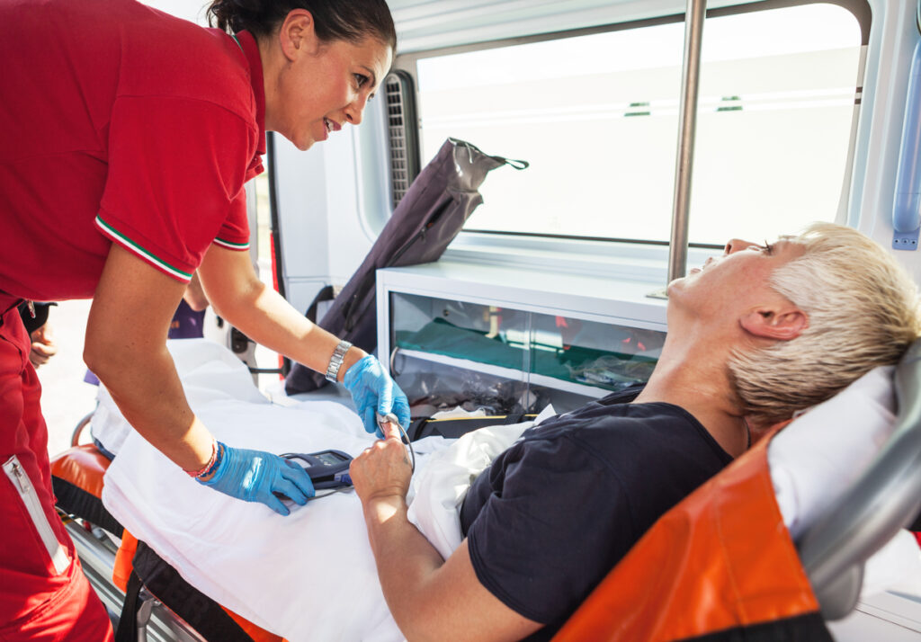 Medical emergency team: in the ambulance